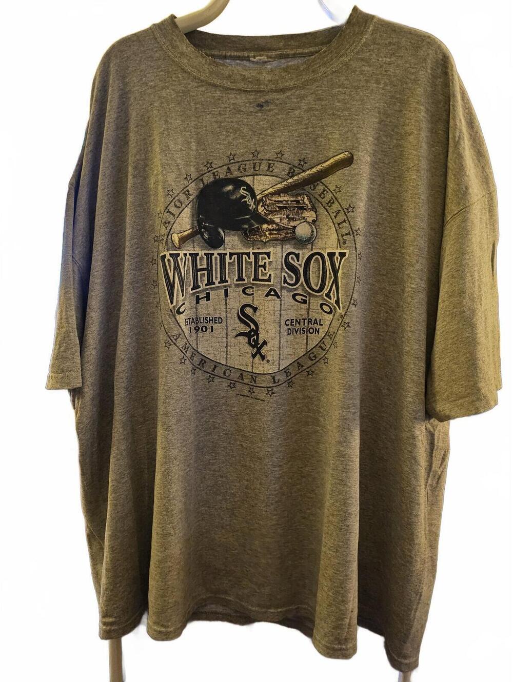 Vintage Chicago White Sox T-Shirt Mens - feels 2X Lee Sport 2005 minor holes